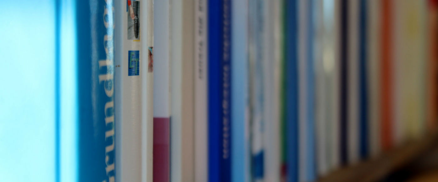 libros_estanteria.jpg